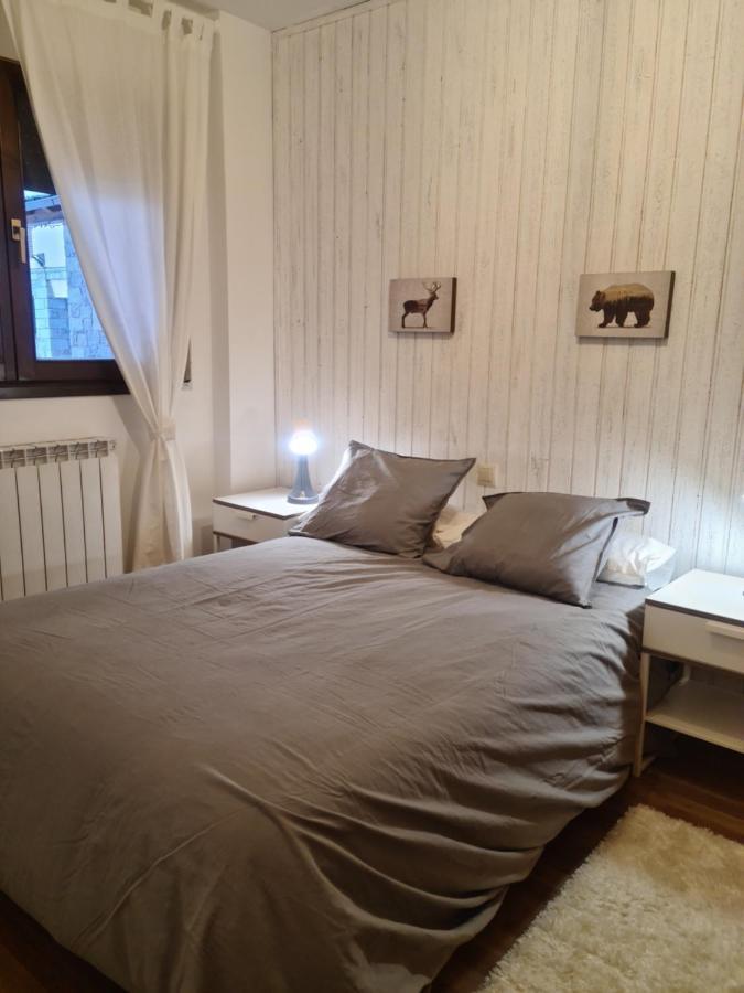 Tuhogarencerler Taquilla Parking En Pistas Apartment ภายนอก รูปภาพ