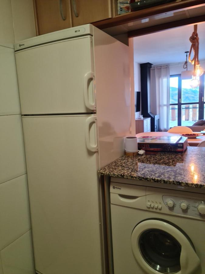 Tuhogarencerler Taquilla Parking En Pistas Apartment ภายนอก รูปภาพ