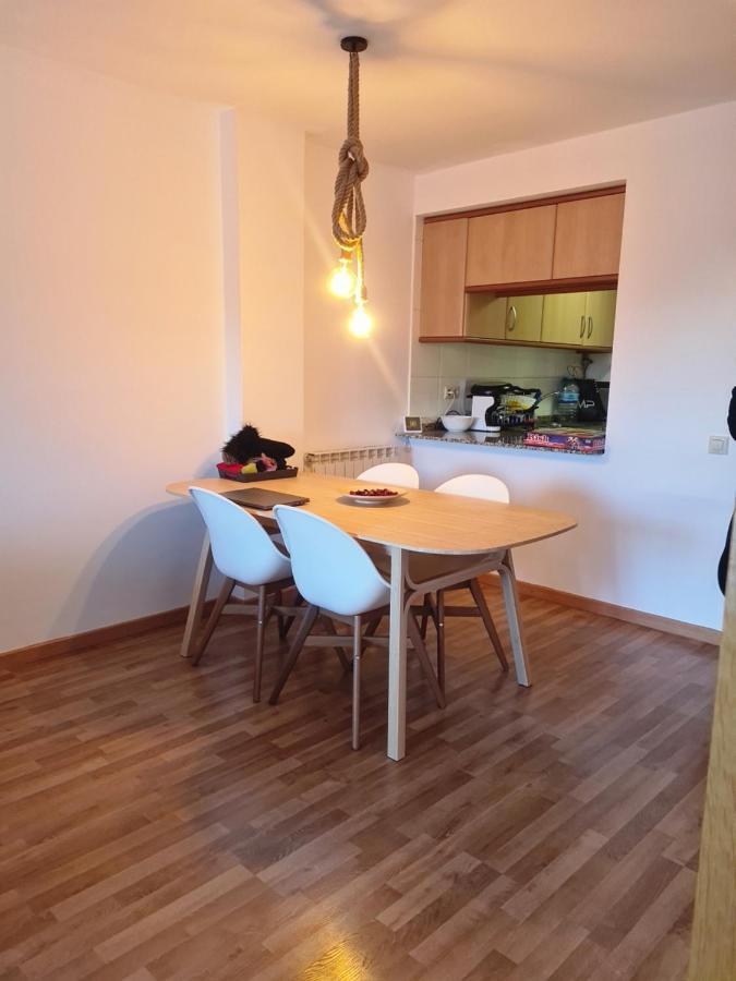 Tuhogarencerler Taquilla Parking En Pistas Apartment ภายนอก รูปภาพ