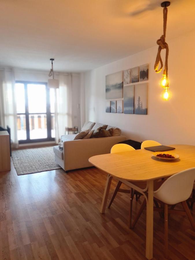 Tuhogarencerler Taquilla Parking En Pistas Apartment ภายนอก รูปภาพ