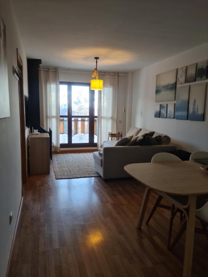 Tuhogarencerler Taquilla Parking En Pistas Apartment ภายนอก รูปภาพ
